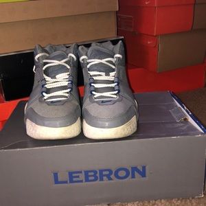 Zoom Lebron II (2004)